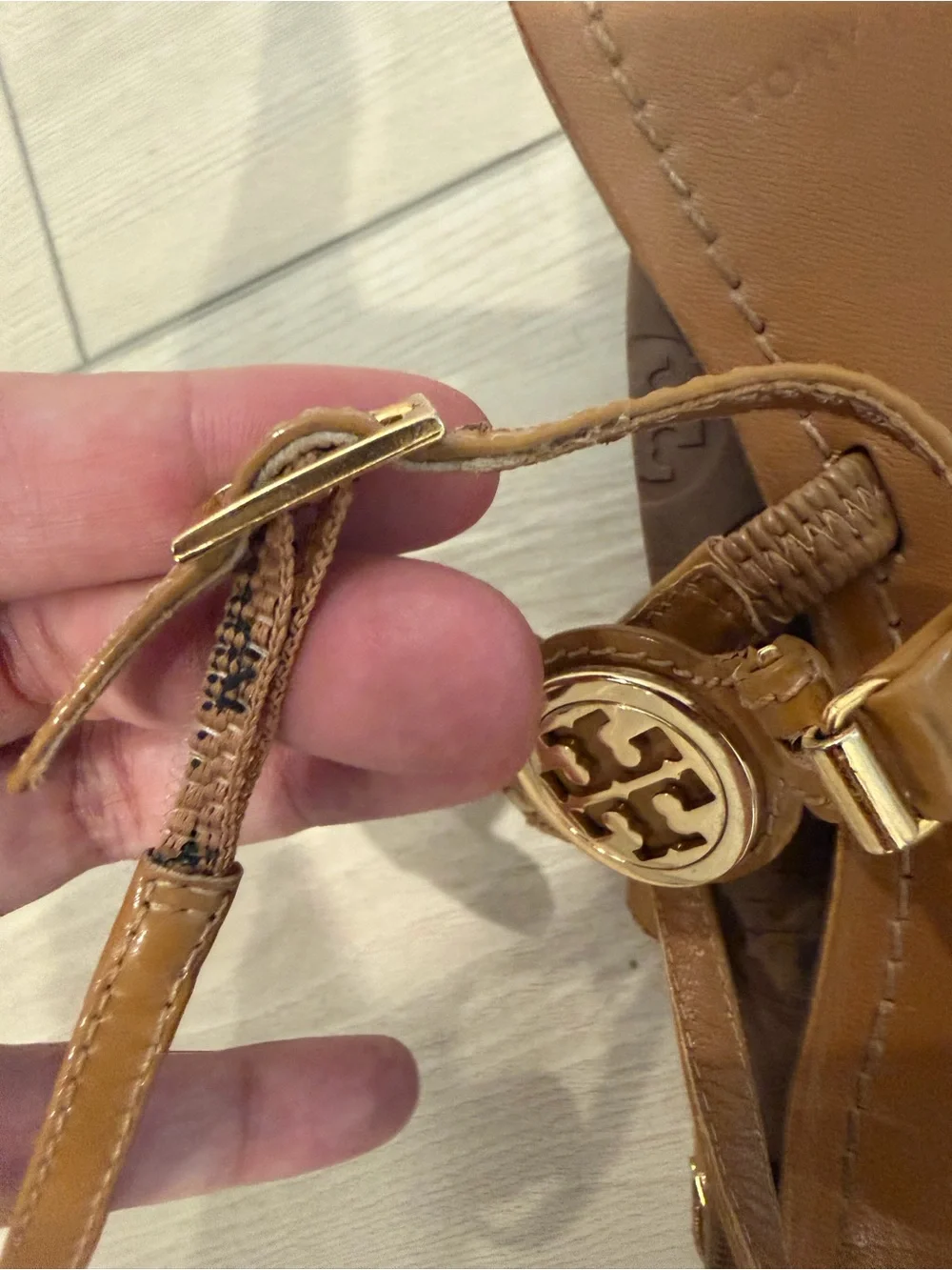 Tory Burch Cognac Leather T-Strap Sandals with Gold Logo